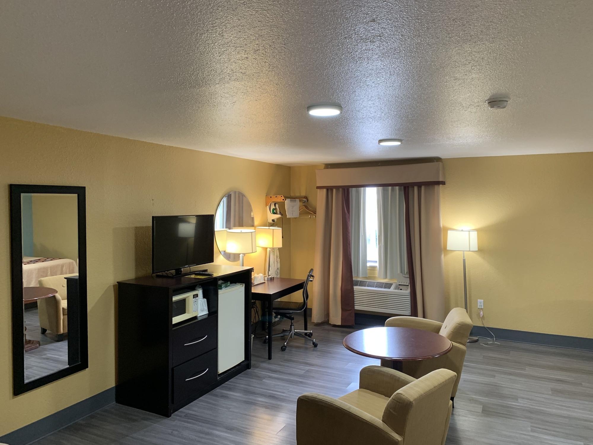 Super 8 By Wyndham Richmond Hotel Екстериор снимка