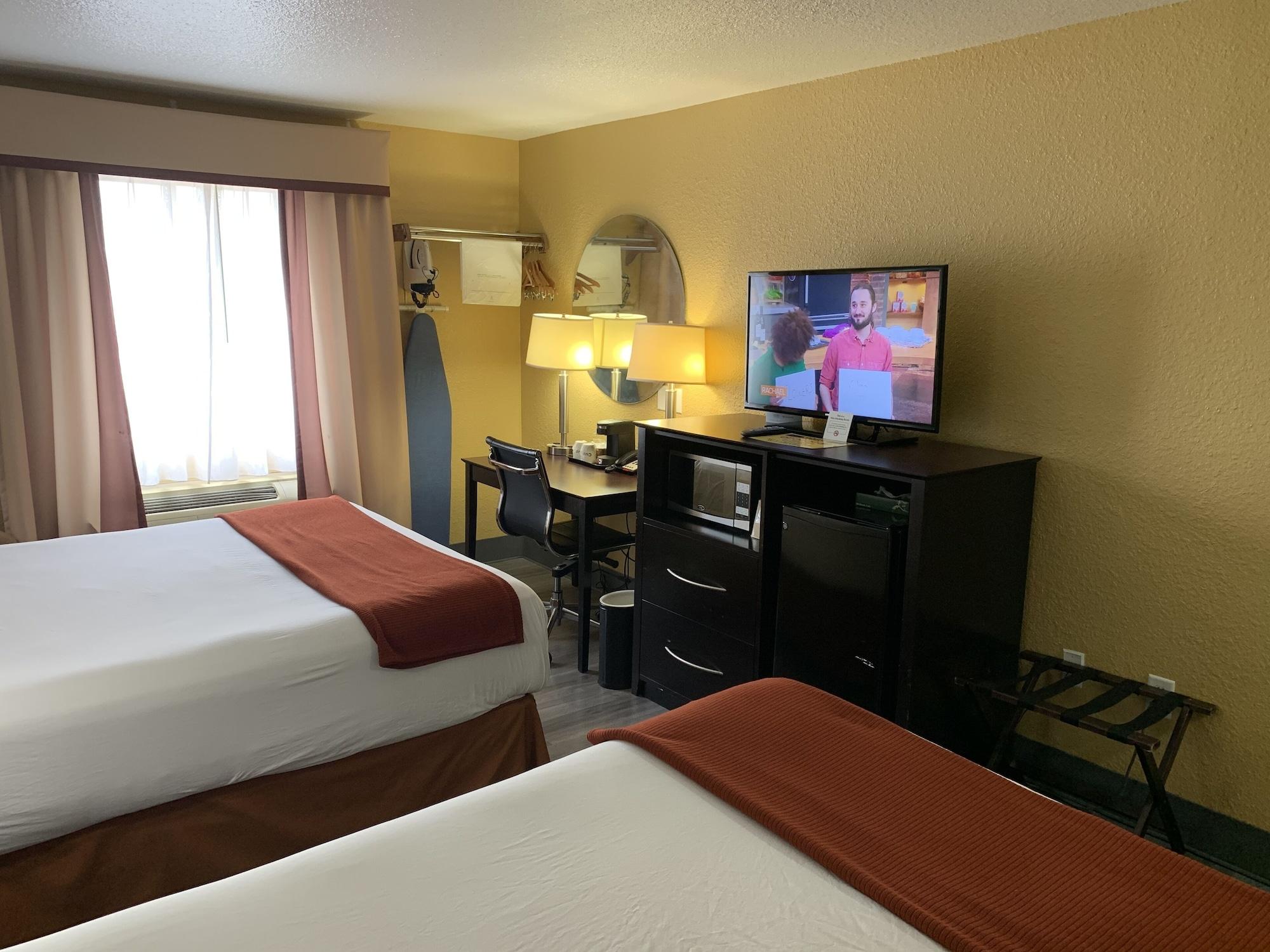 Super 8 By Wyndham Richmond Hotel Екстериор снимка